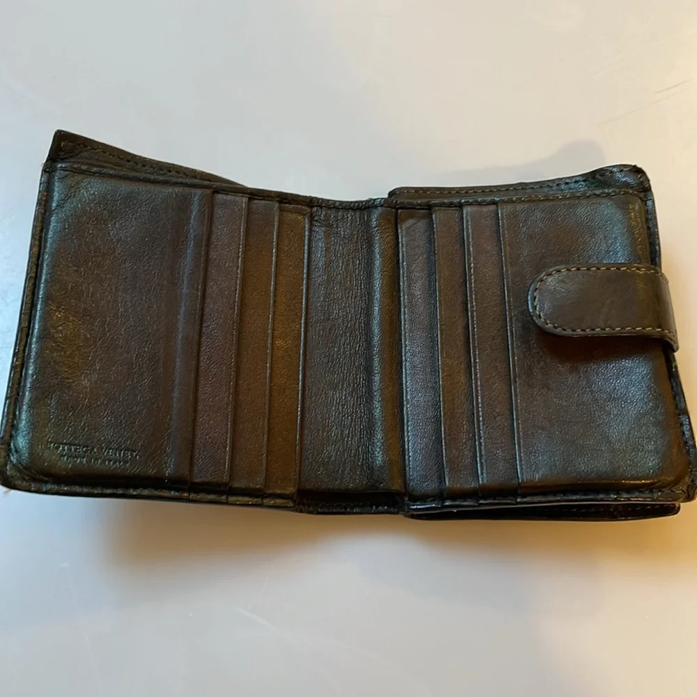 Preloved, vintage Bottega Veneta Wallet - Picture 2 of 6